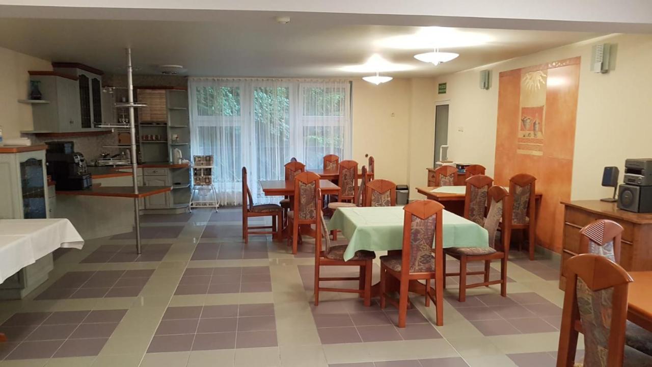 Familijny Osrodek Wypoczynkowo - Rehabilitacyjny Krynica Zdroj Hotell Exteriör bild