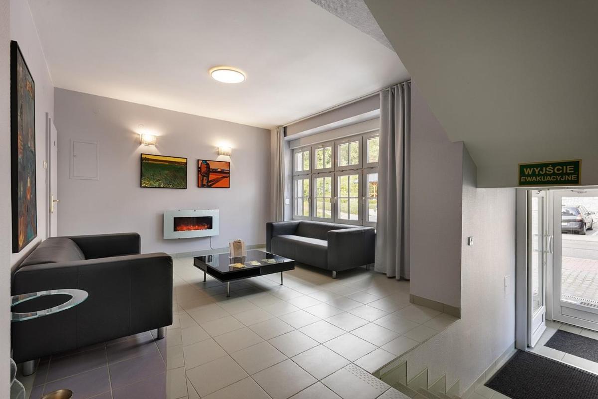 Familijny Osrodek Wypoczynkowo - Rehabilitacyjny Krynica Zdroj Hotell Exteriör bild