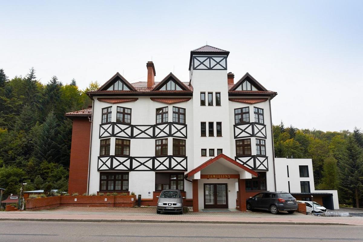 Familijny Osrodek Wypoczynkowo - Rehabilitacyjny Krynica Zdroj Hotell Exteriör bild